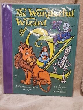 The Wonderful Wizard of Oz Commemorative Pop-Up Book - Green & Purple Cover